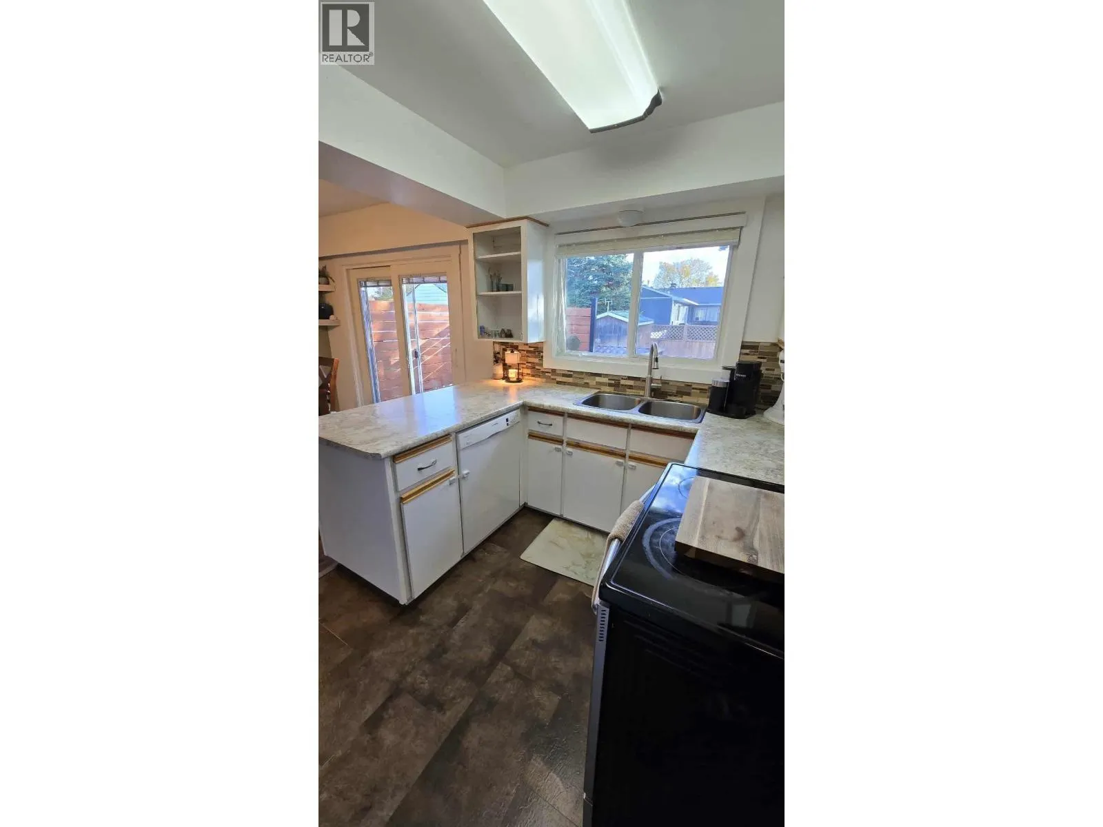 771 YOUNGS AVENUE