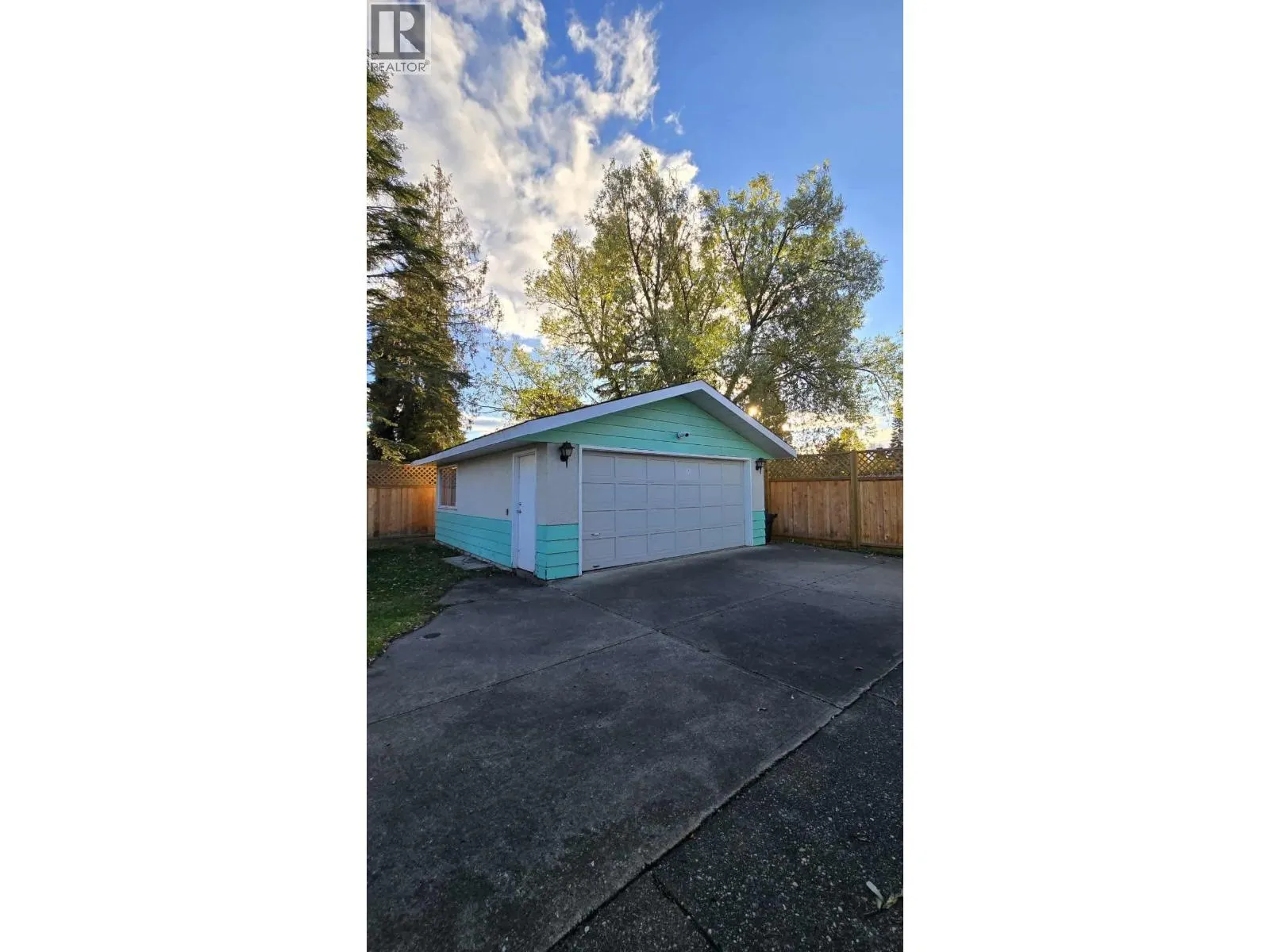 771 YOUNGS AVENUE