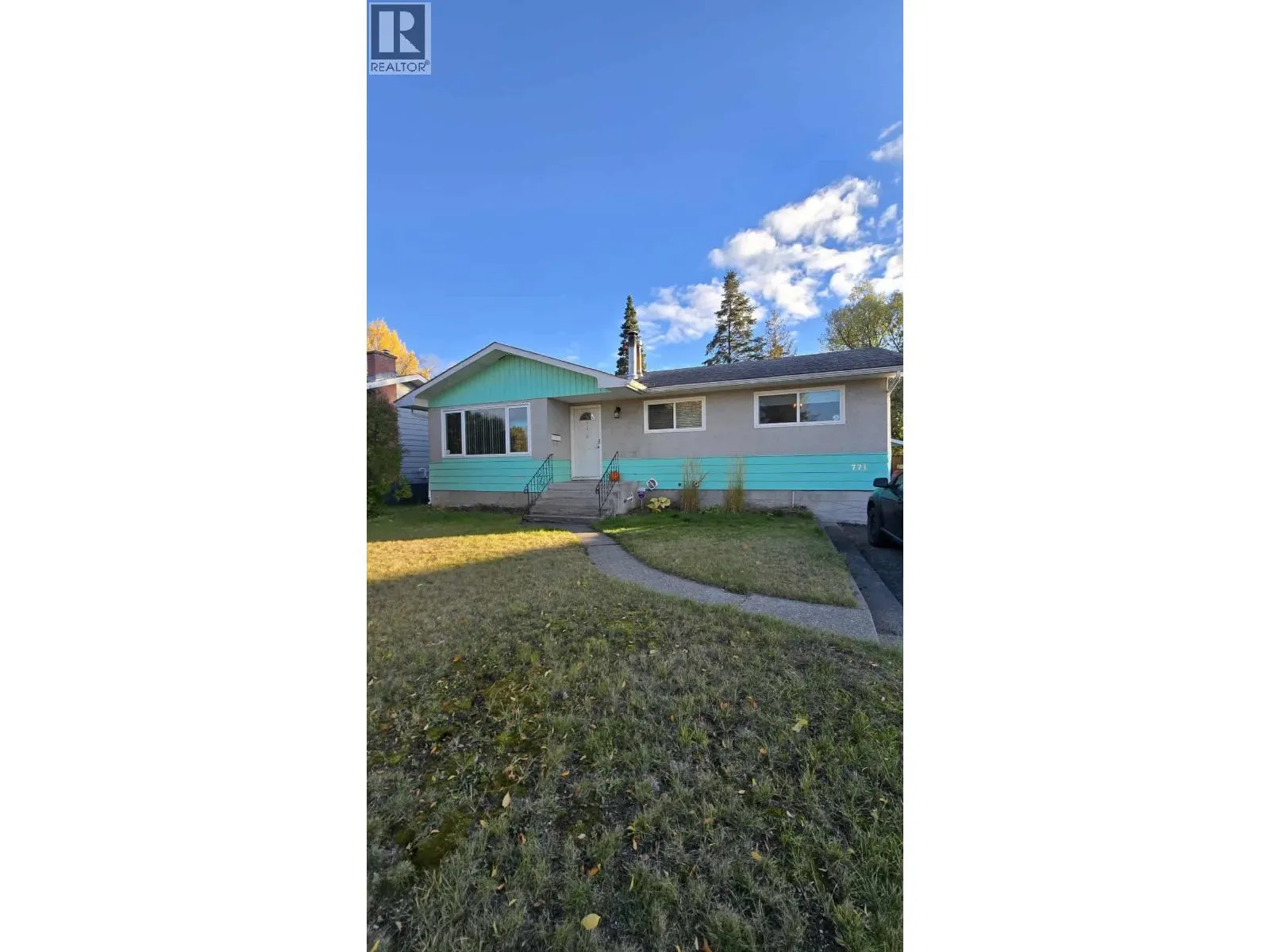 771 YOUNGS AVENUE