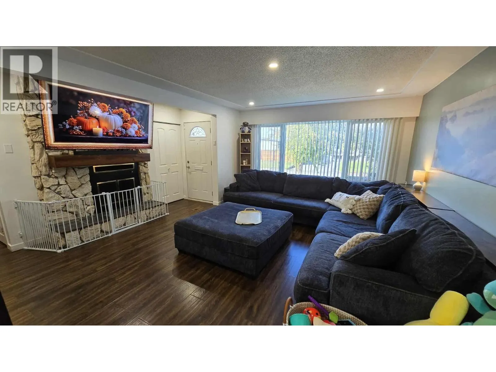 771 YOUNGS AVENUE