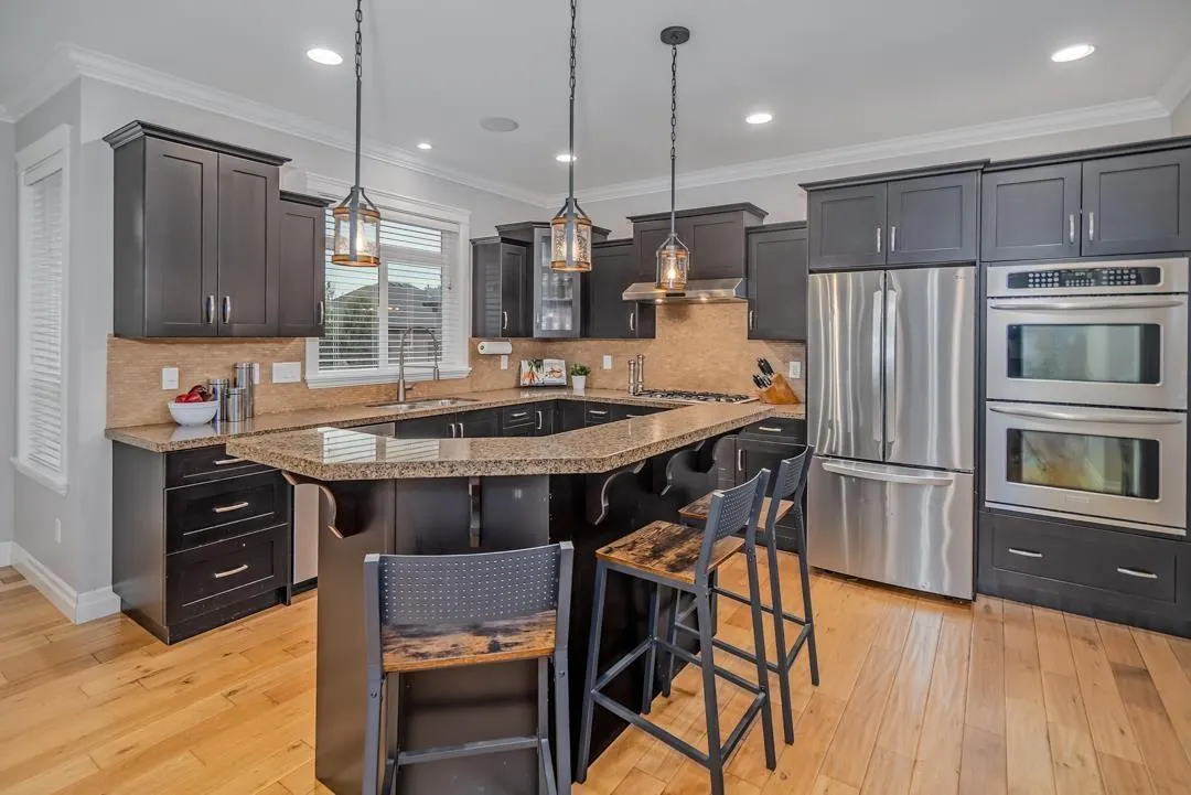 35588 ANGUS CRESCENT