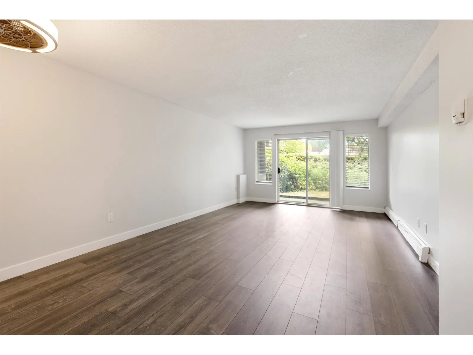 4 5664 200 STREET