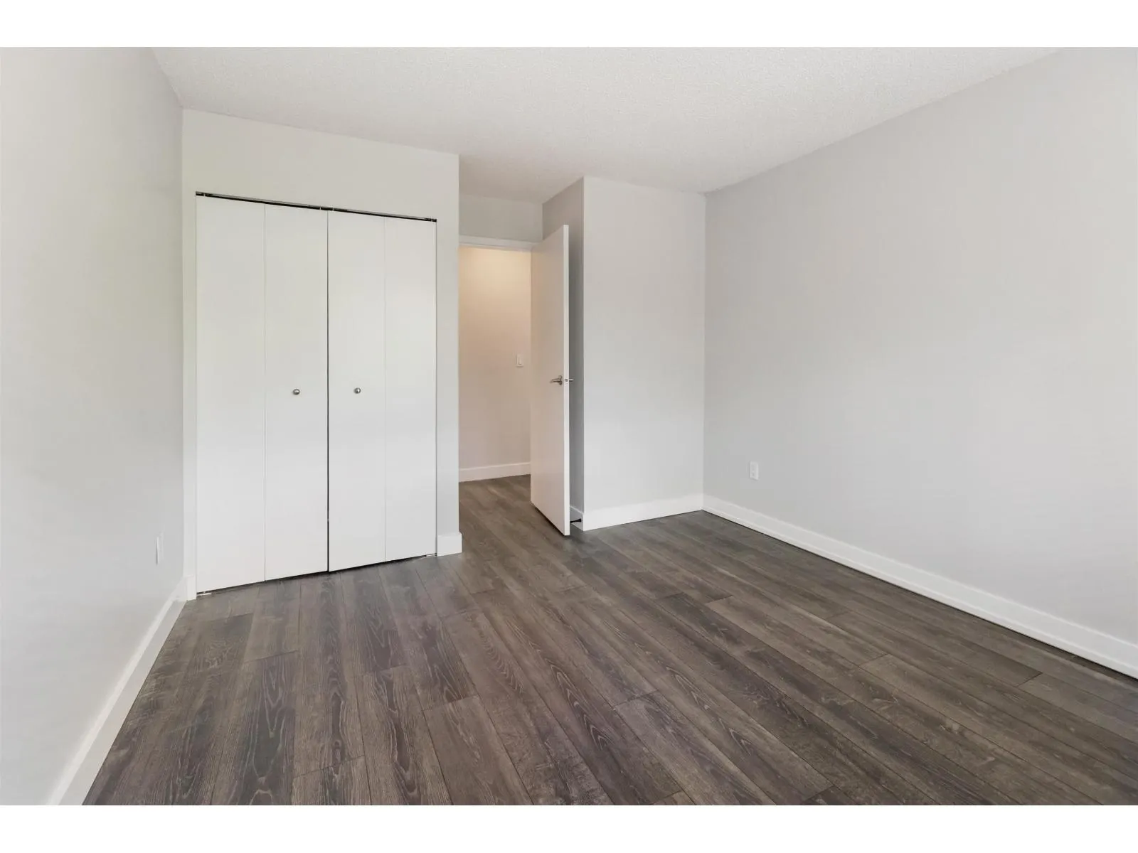 4 5664 200 STREET