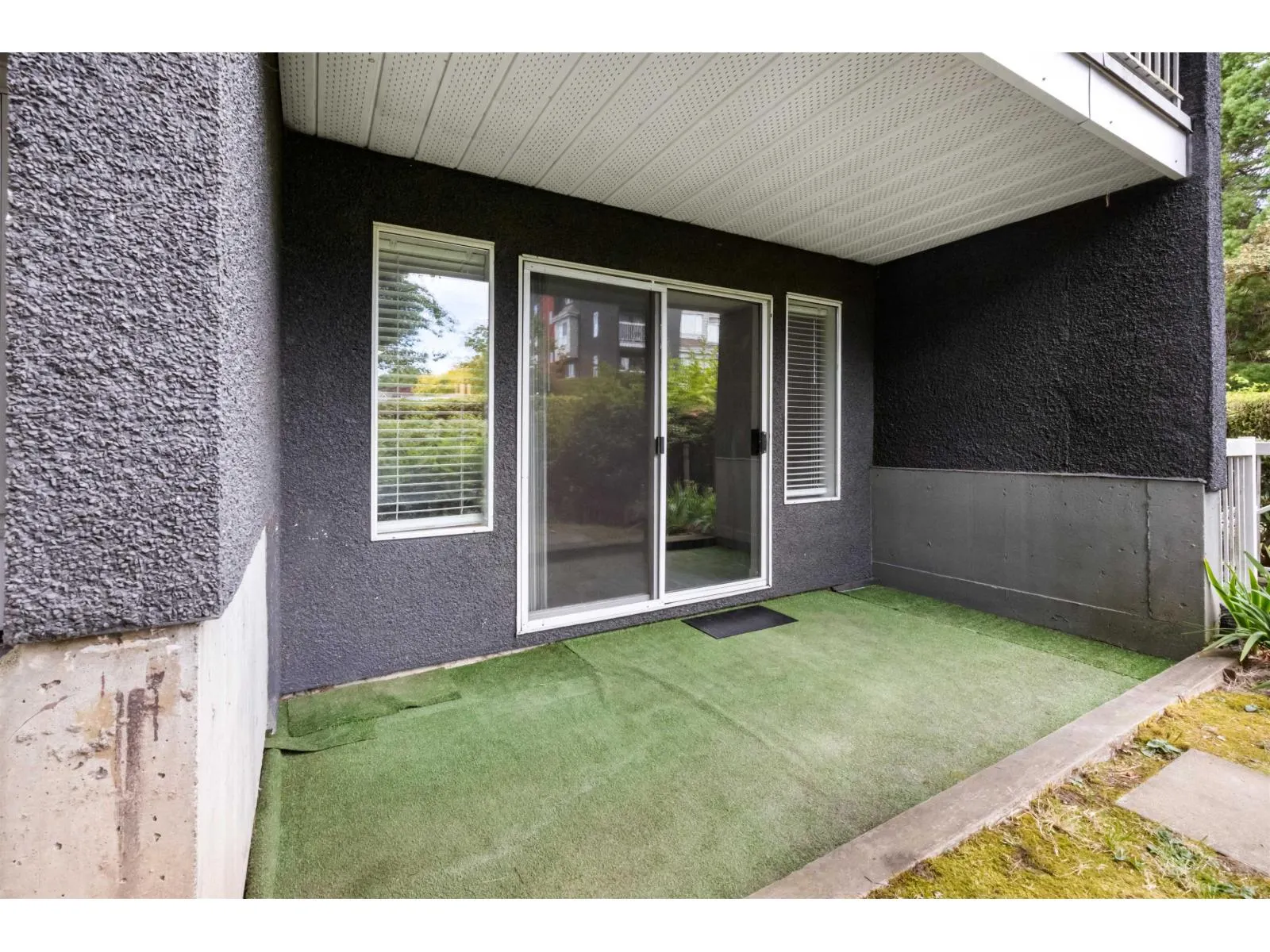 4 5664 200 STREET