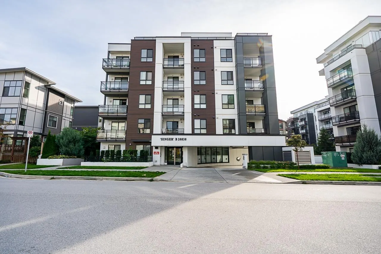 B304 20838 78B AVENUE