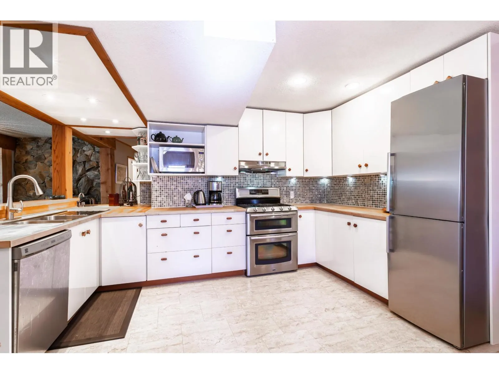 1496 MARY HILL LANE