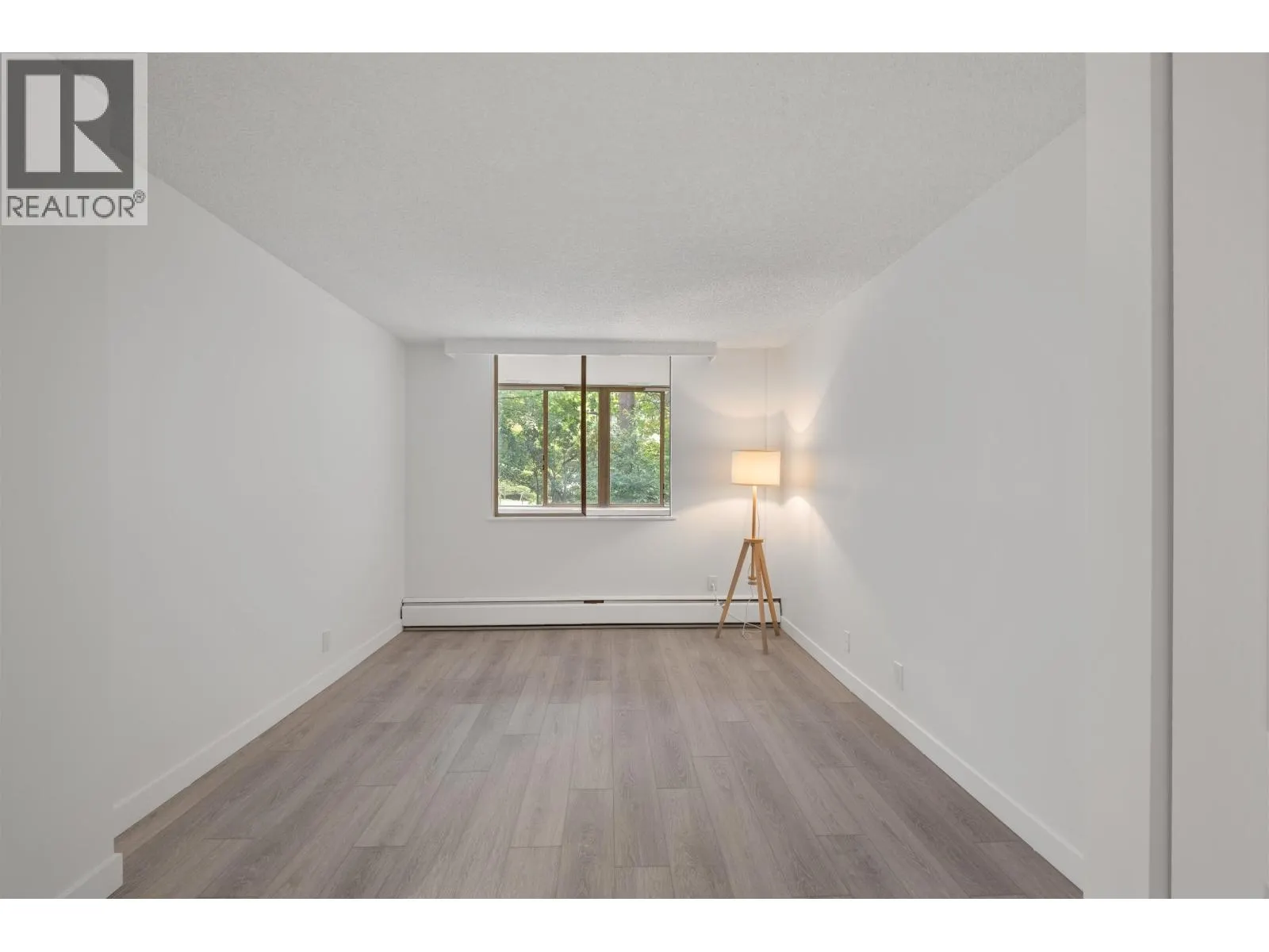 201 2012 FULLERTON AVENUE
