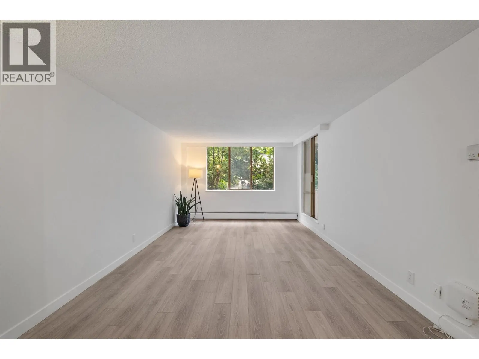 201 2012 FULLERTON AVENUE