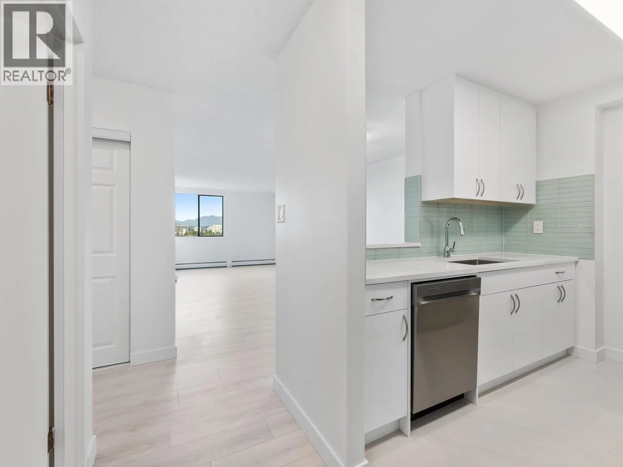 1107 7100 GILBERT ROAD