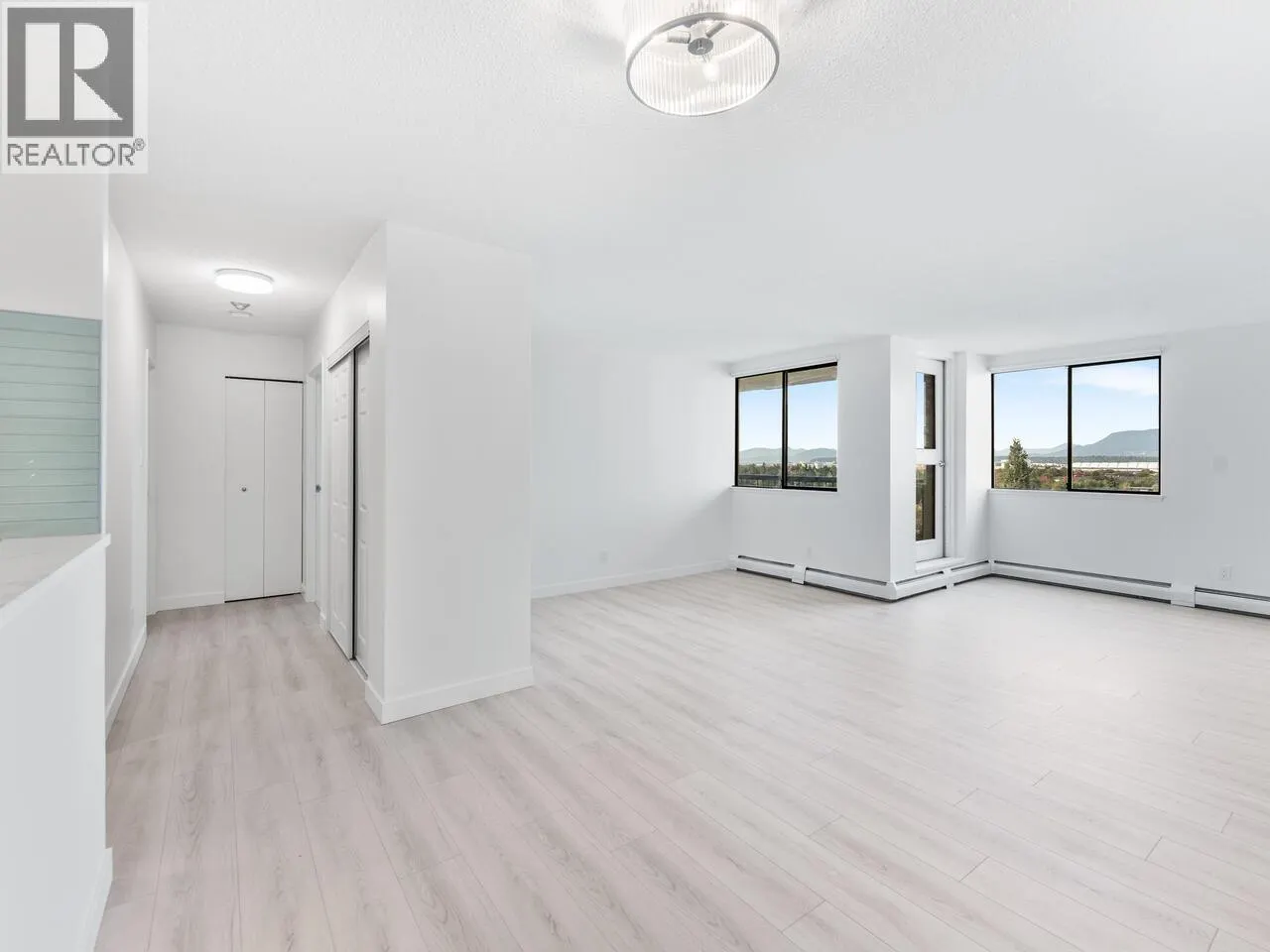 1107 7100 GILBERT ROAD