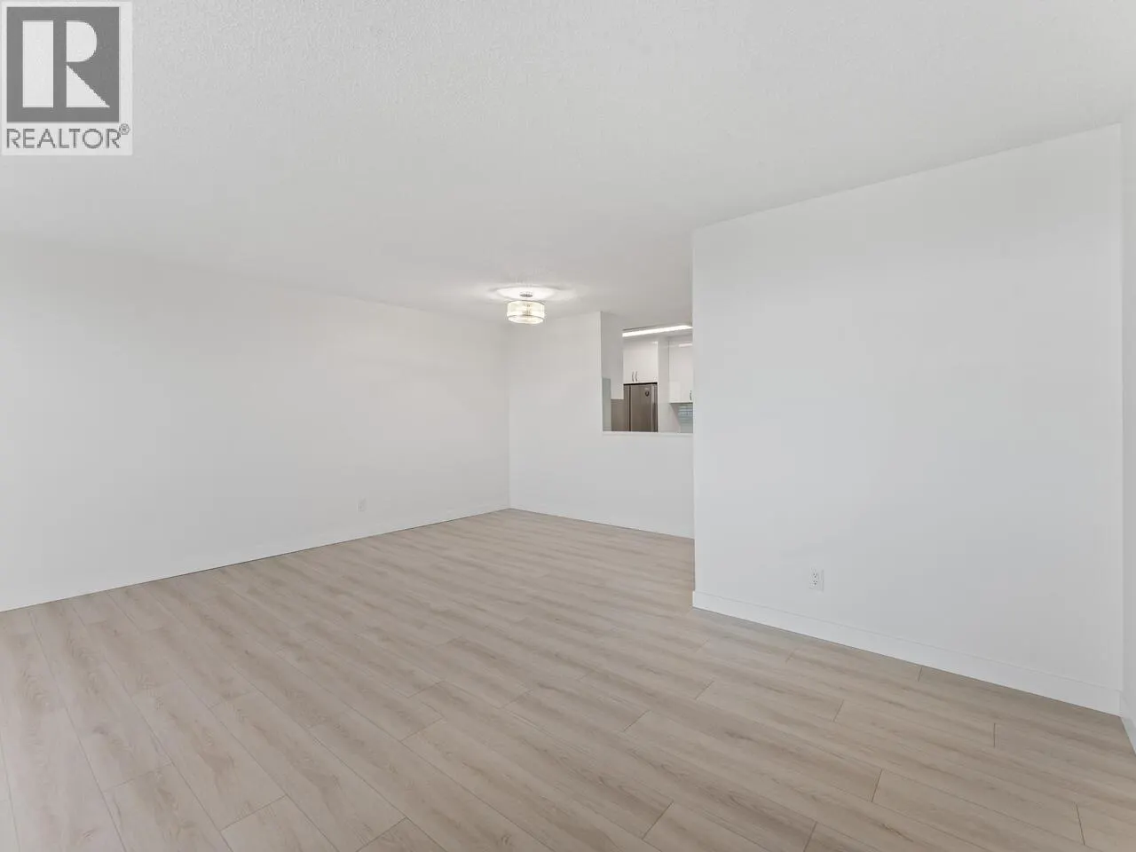 1107 7100 GILBERT ROAD