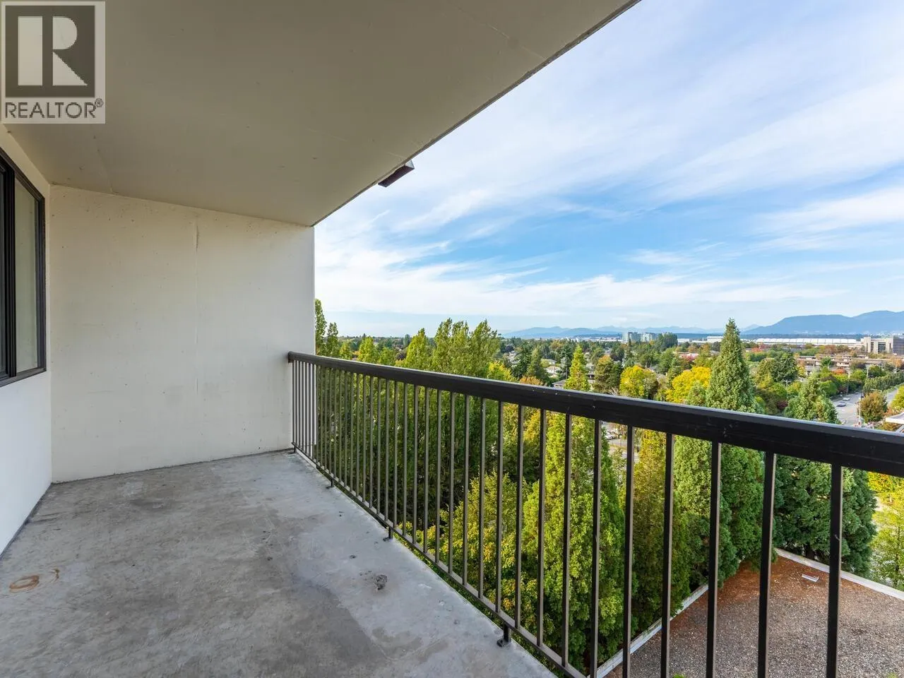 1107 7100 GILBERT ROAD
