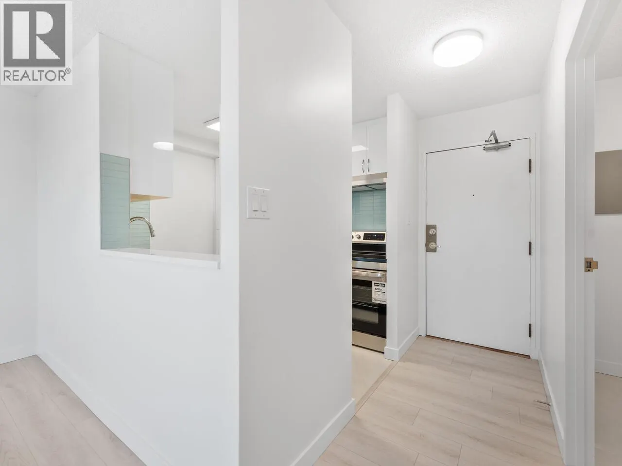1107 7100 GILBERT ROAD