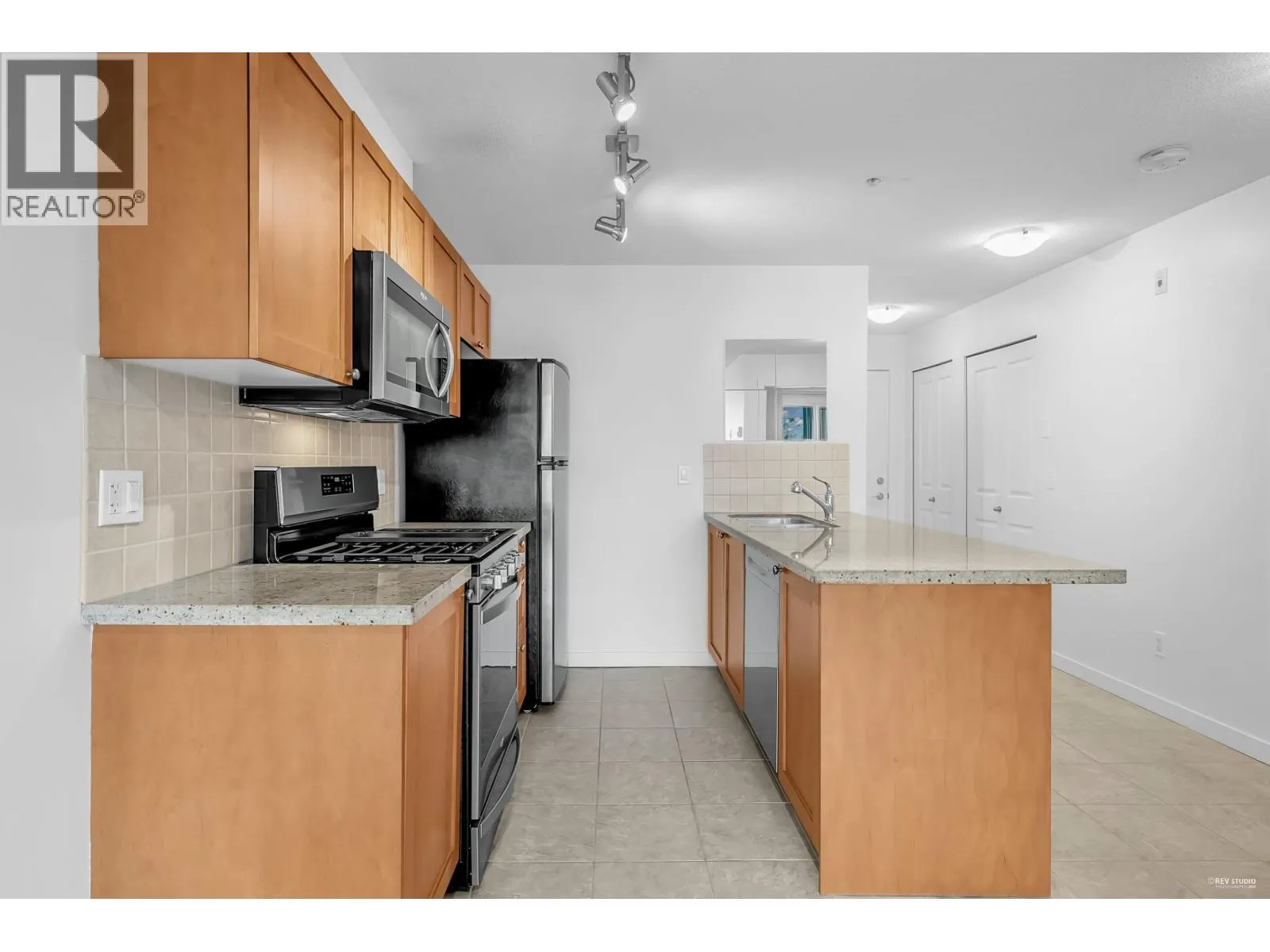 309 2636 E HASTINGS STREET