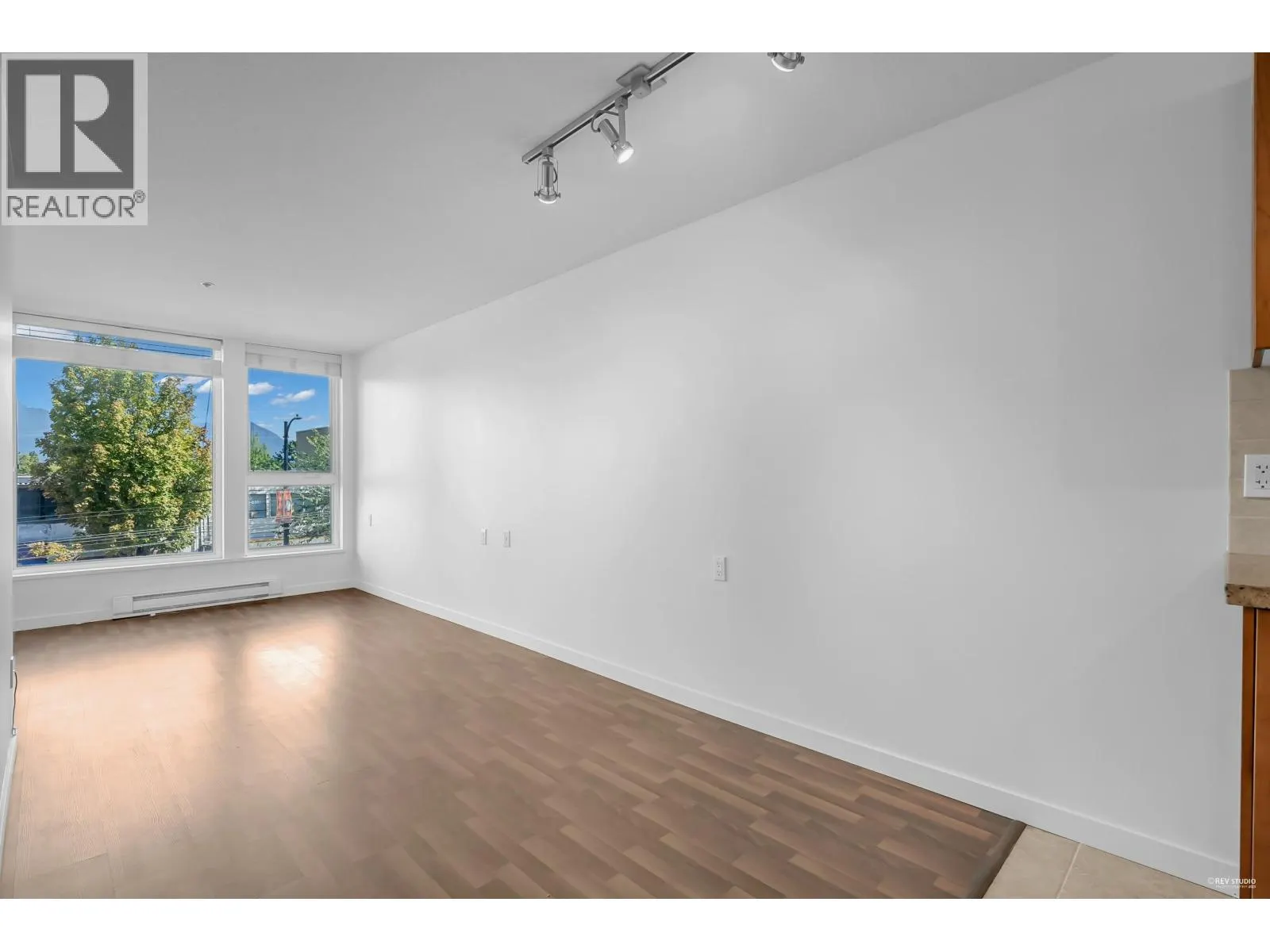 309 2636 E HASTINGS STREET