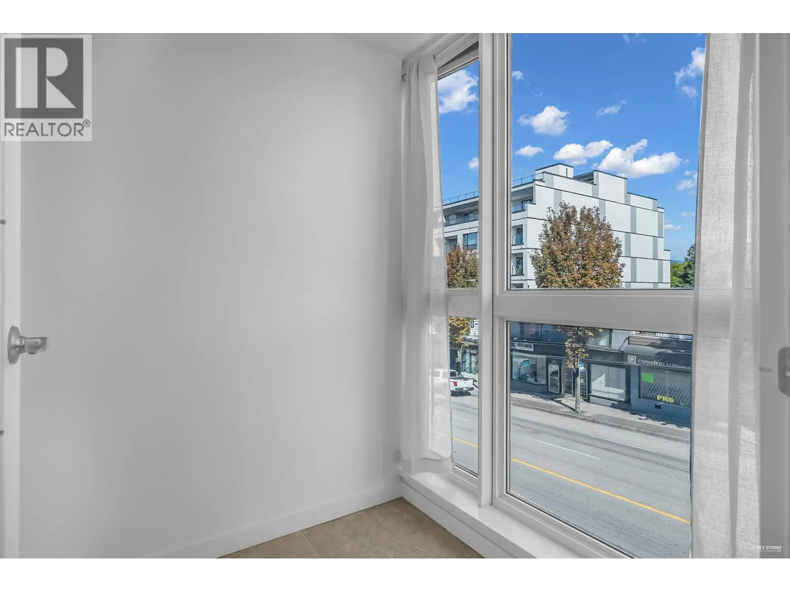 309 2636 E HASTINGS STREET