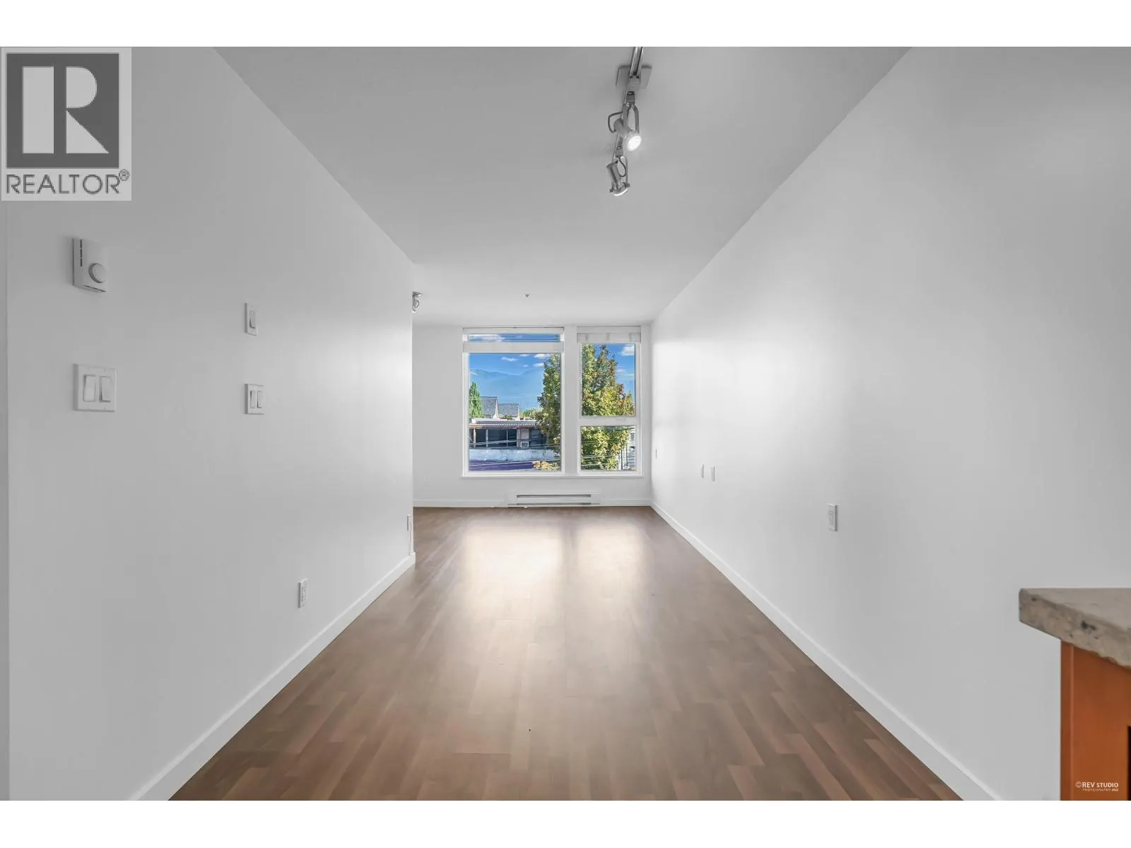 309 2636 E HASTINGS STREET