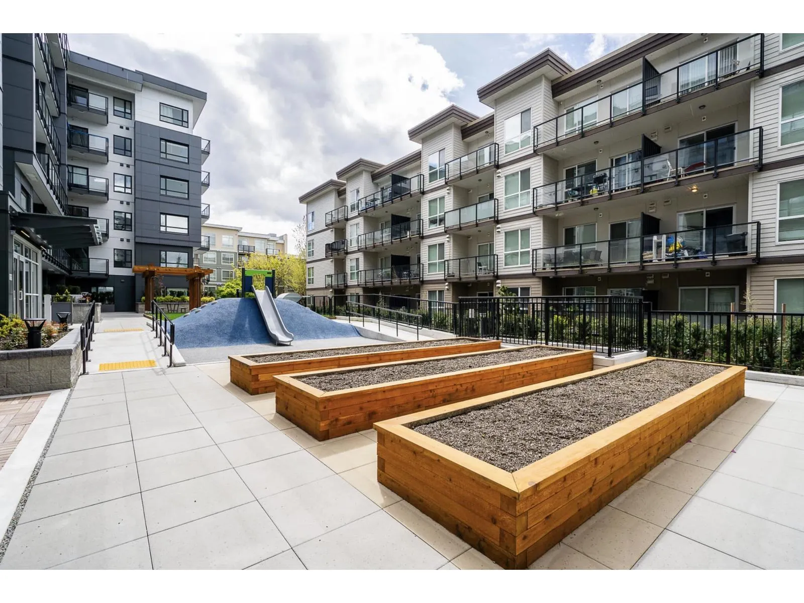 203 10777 138 STREET