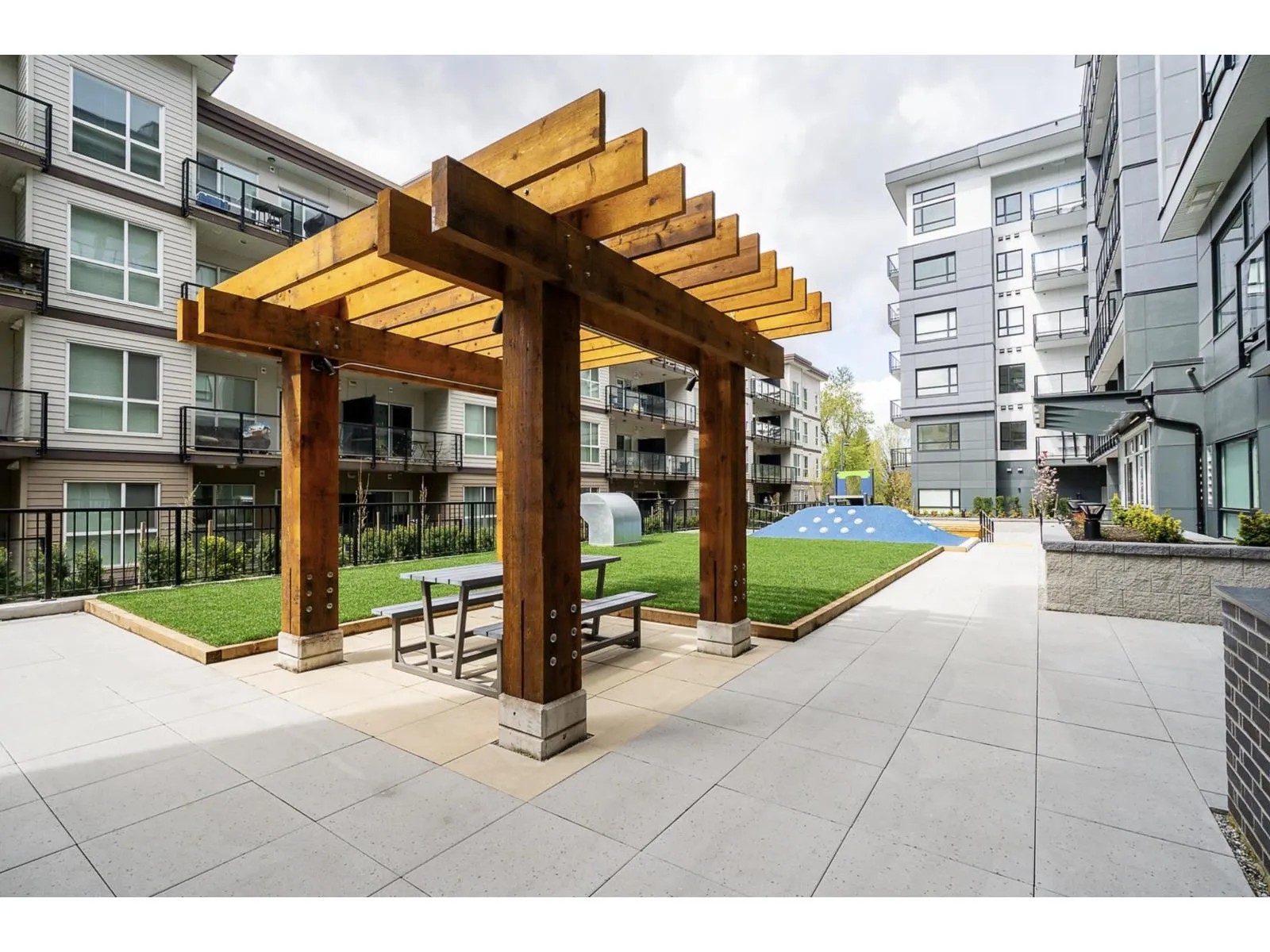 203 10777 138 STREET