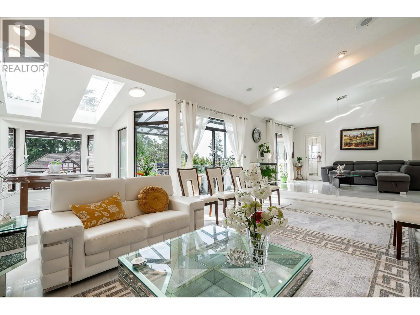 2940 DRESDEN WAY