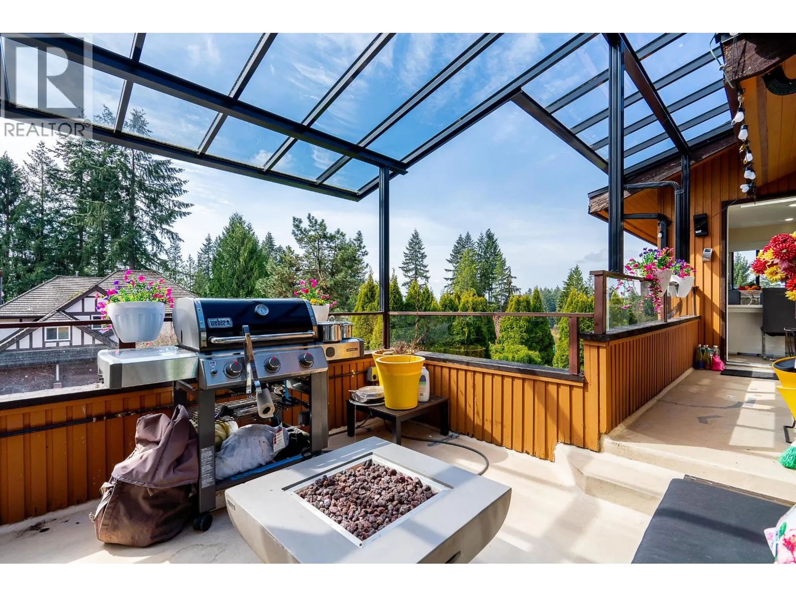 2940 DRESDEN WAY