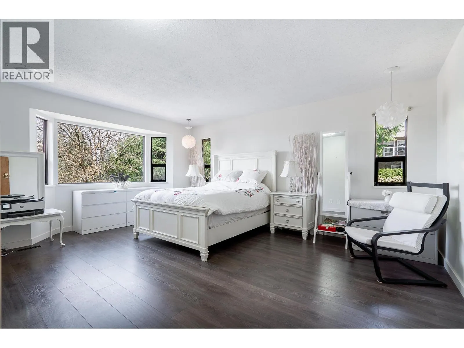 2940 DRESDEN WAY
