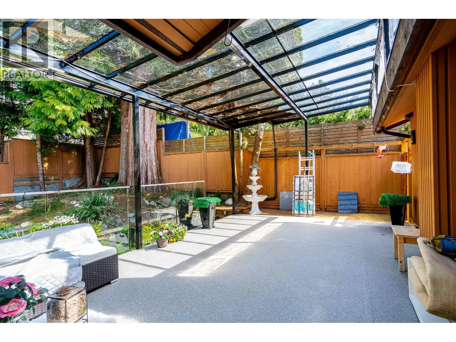 2940 DRESDEN WAY