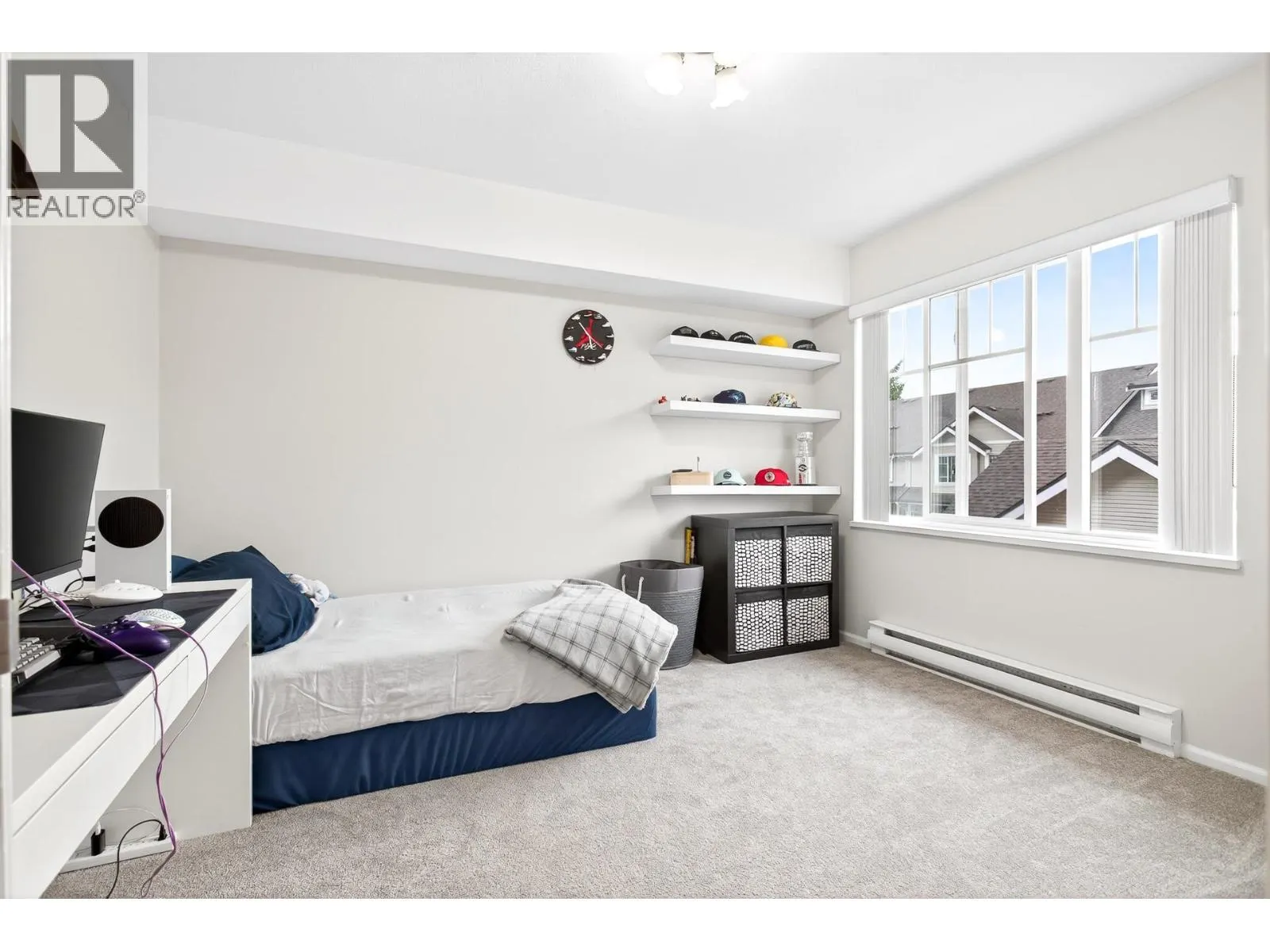 18 2927 FREMONT STREET