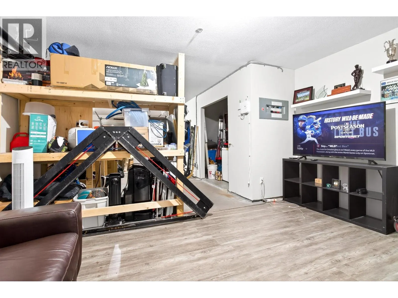 18 2927 FREMONT STREET