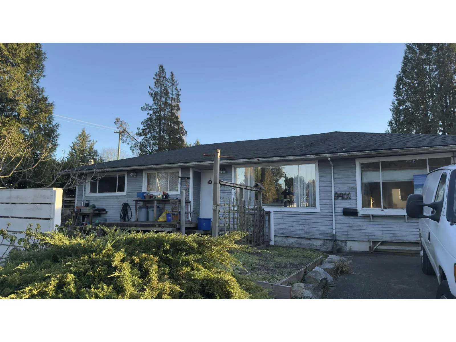 9401 DAWSON CRESCENT
