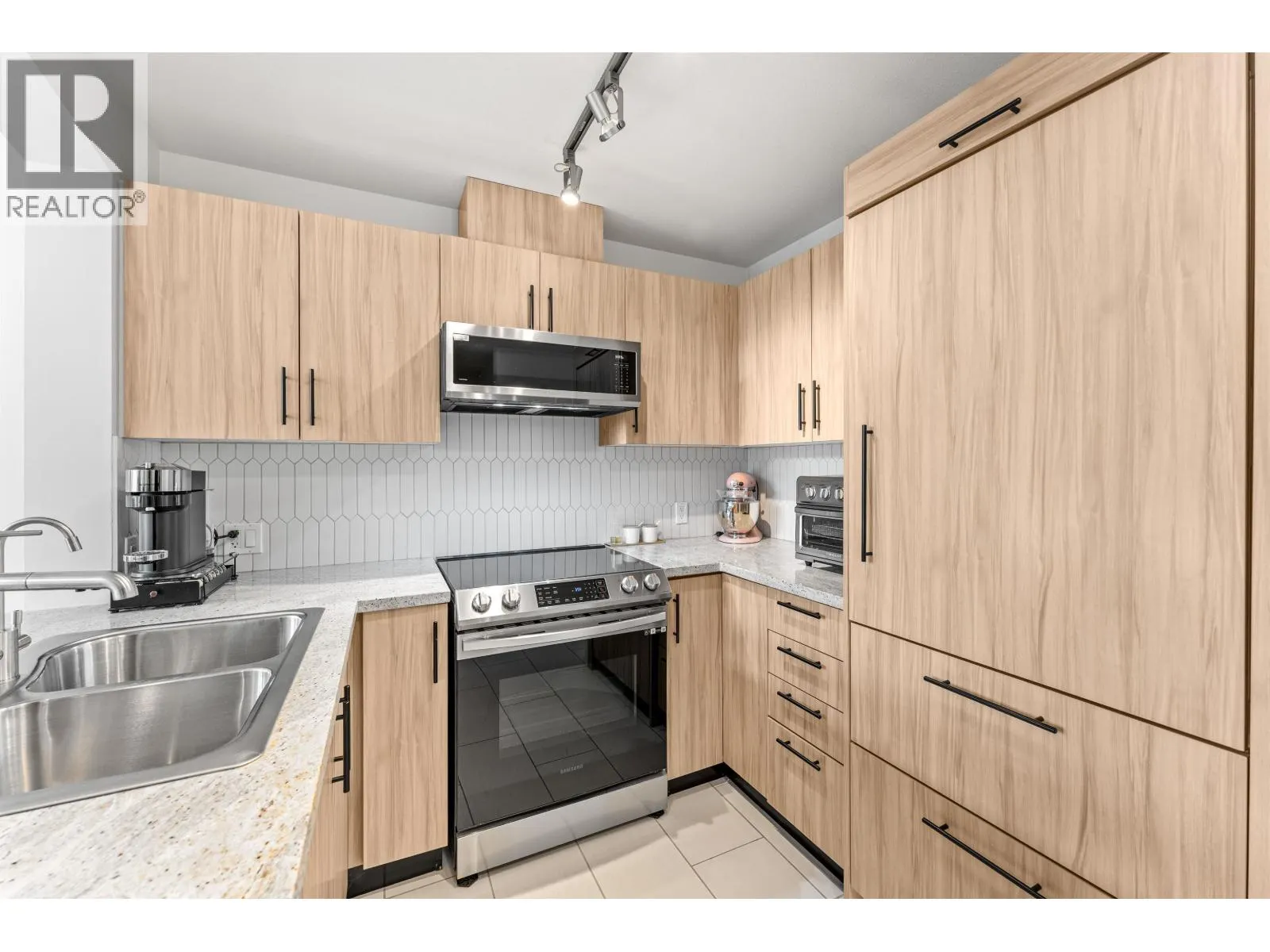 505 7428 BYRNEPARK WALK