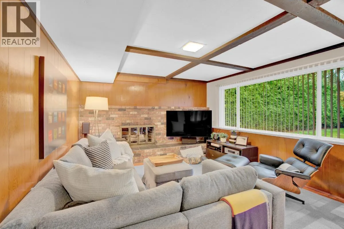 1038 BAYVIEW DRIVE