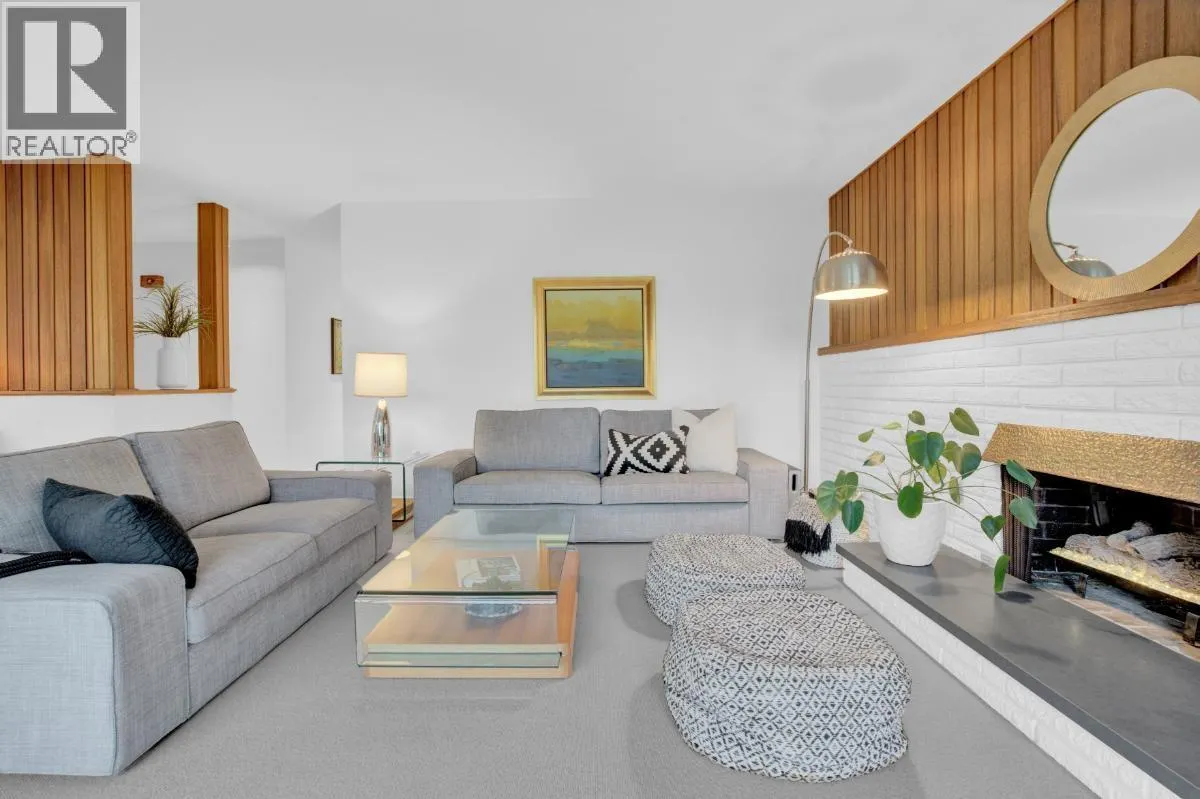 1038 BAYVIEW DRIVE