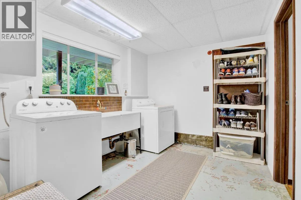 1038 BAYVIEW DRIVE