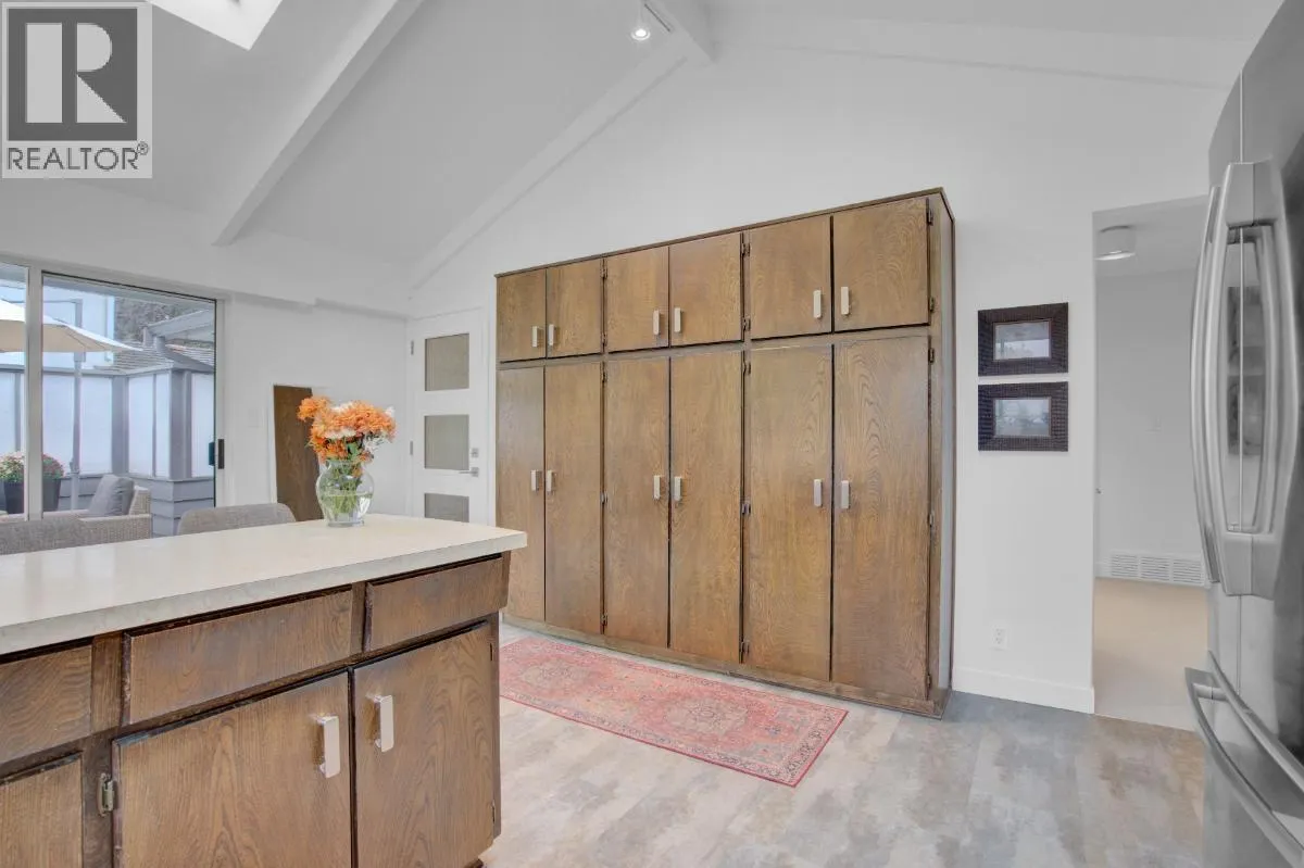 1038 BAYVIEW DRIVE