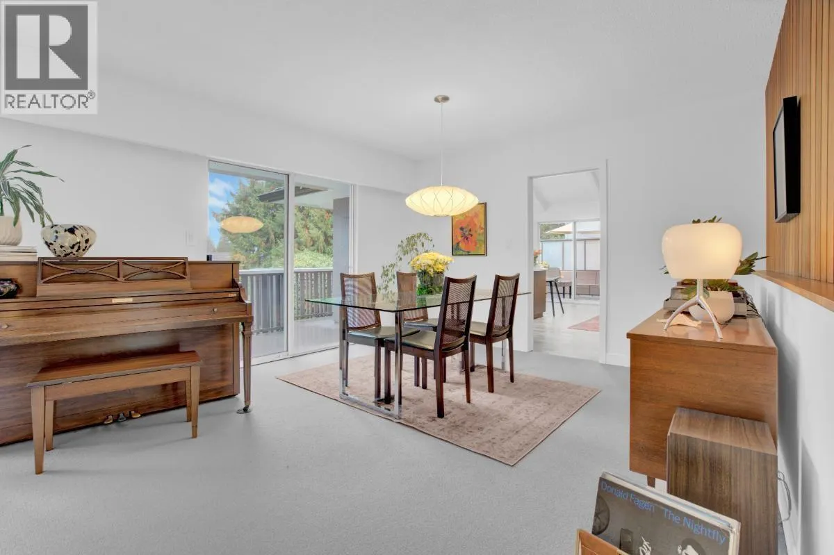 1038 BAYVIEW DRIVE