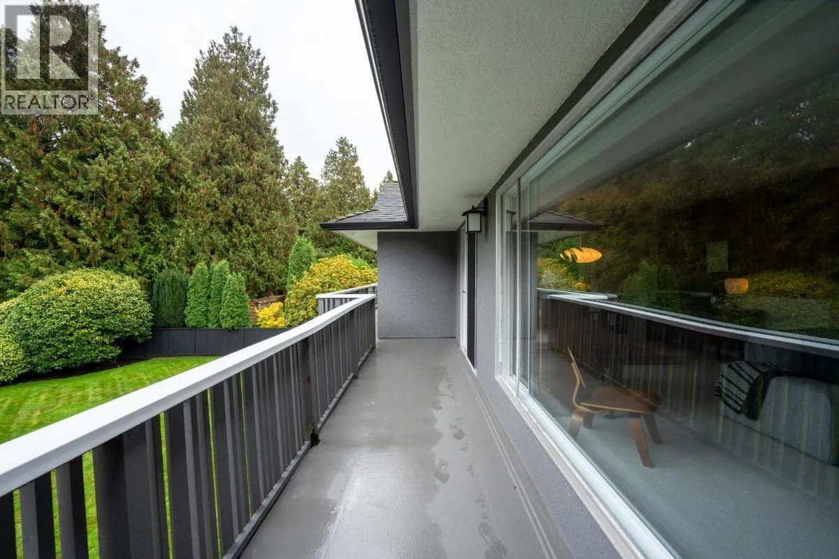 1038 BAYVIEW DRIVE