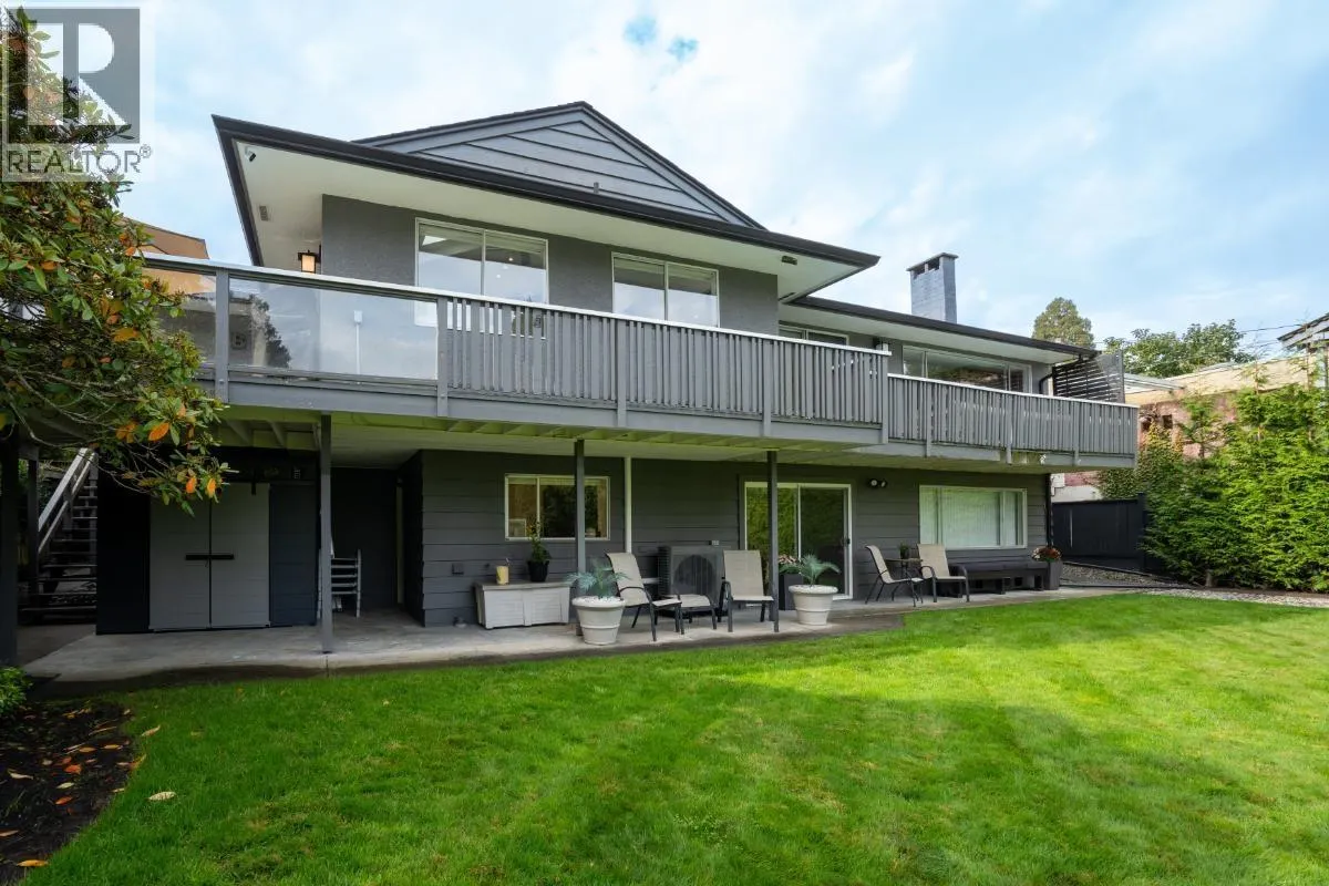 1038 BAYVIEW DRIVE