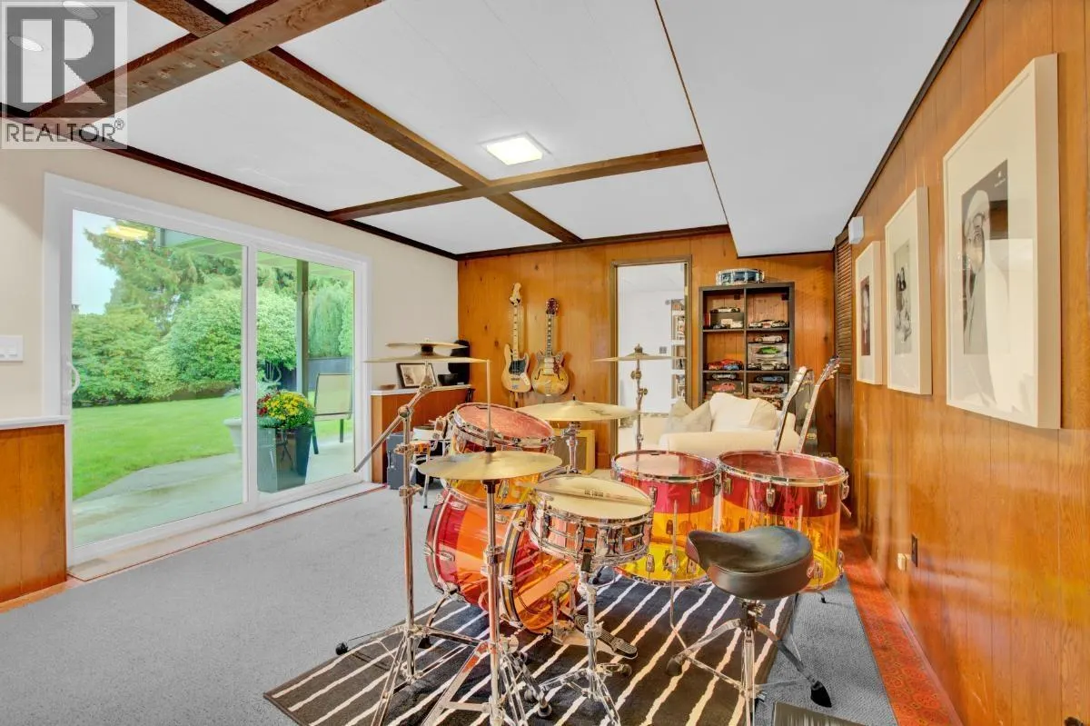1038 BAYVIEW DRIVE