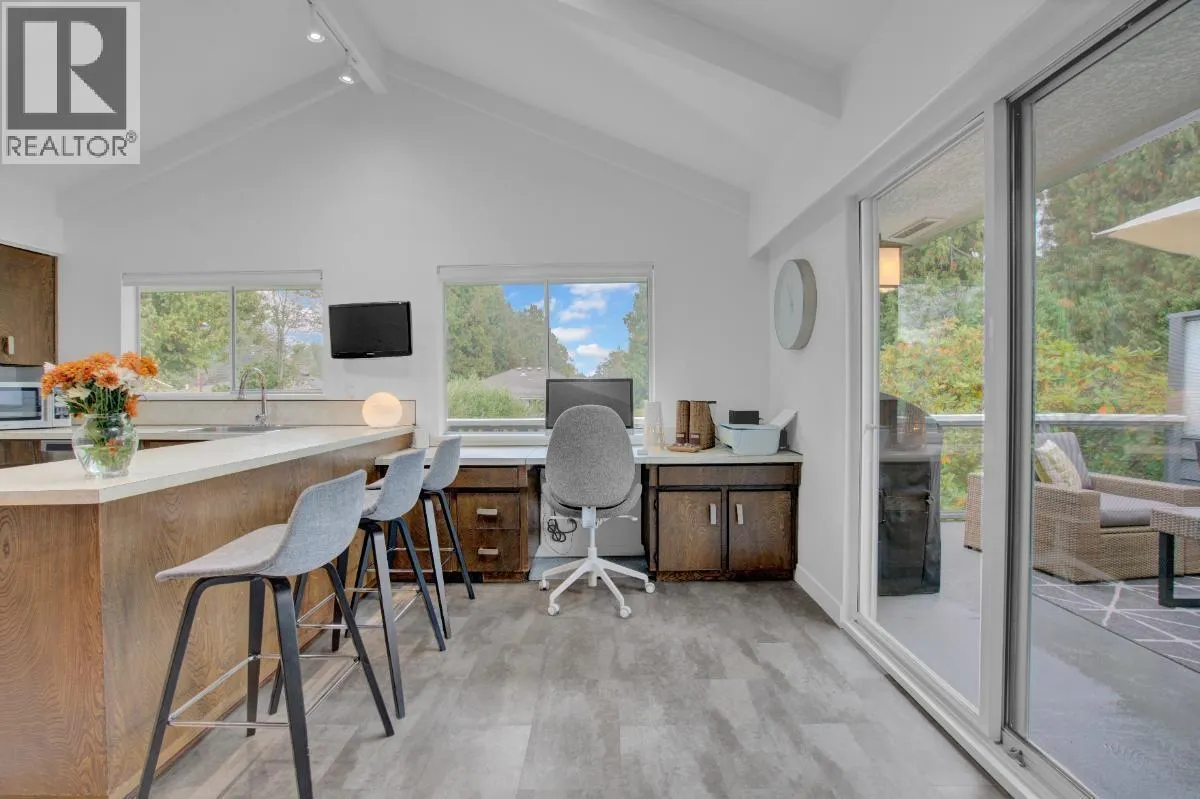 1038 BAYVIEW DRIVE