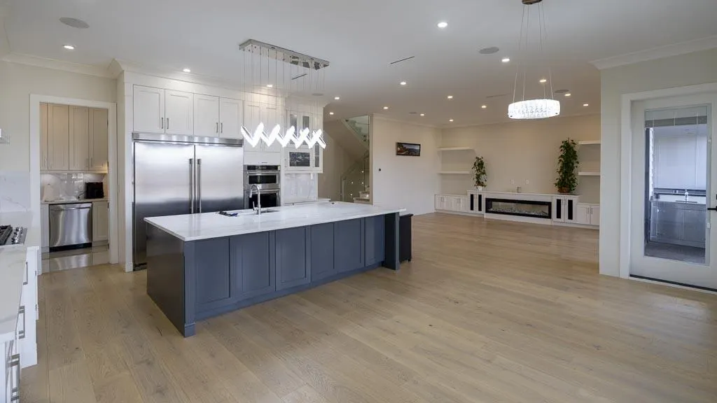 8978 160 STREET