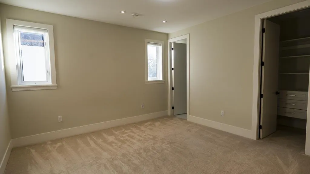 8978 160 STREET
