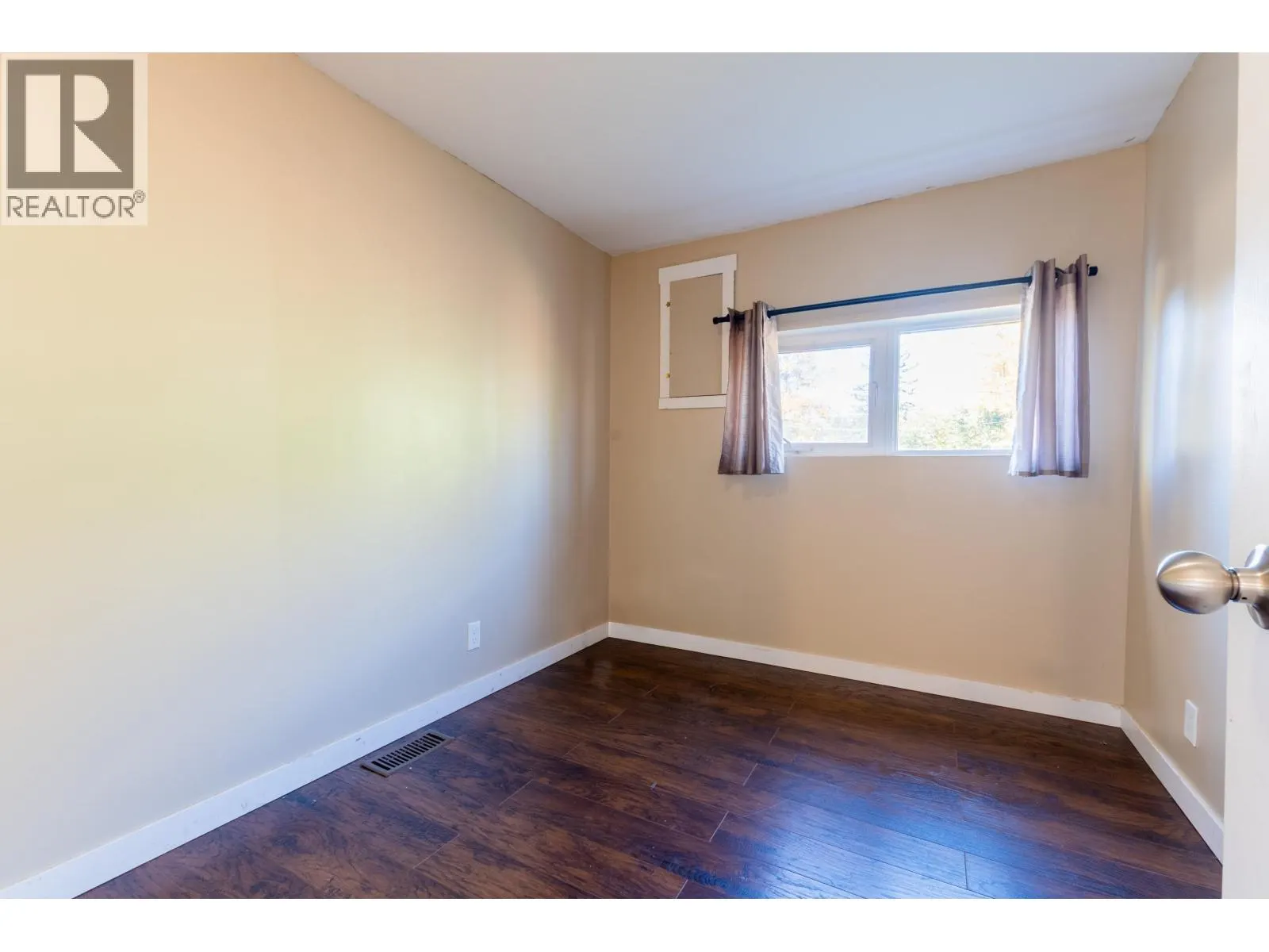 2380 QUADRANT CRESCENT