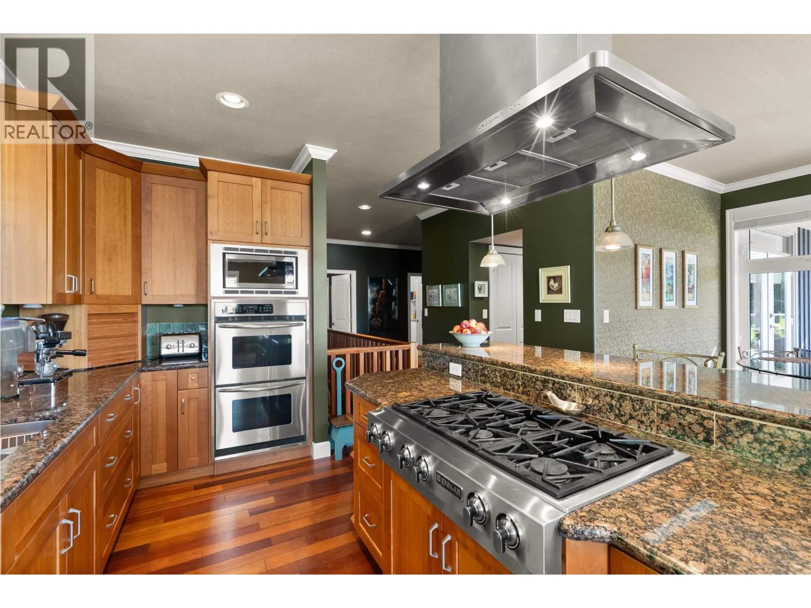 2440 SUNSHINE COAST HIGHWAY