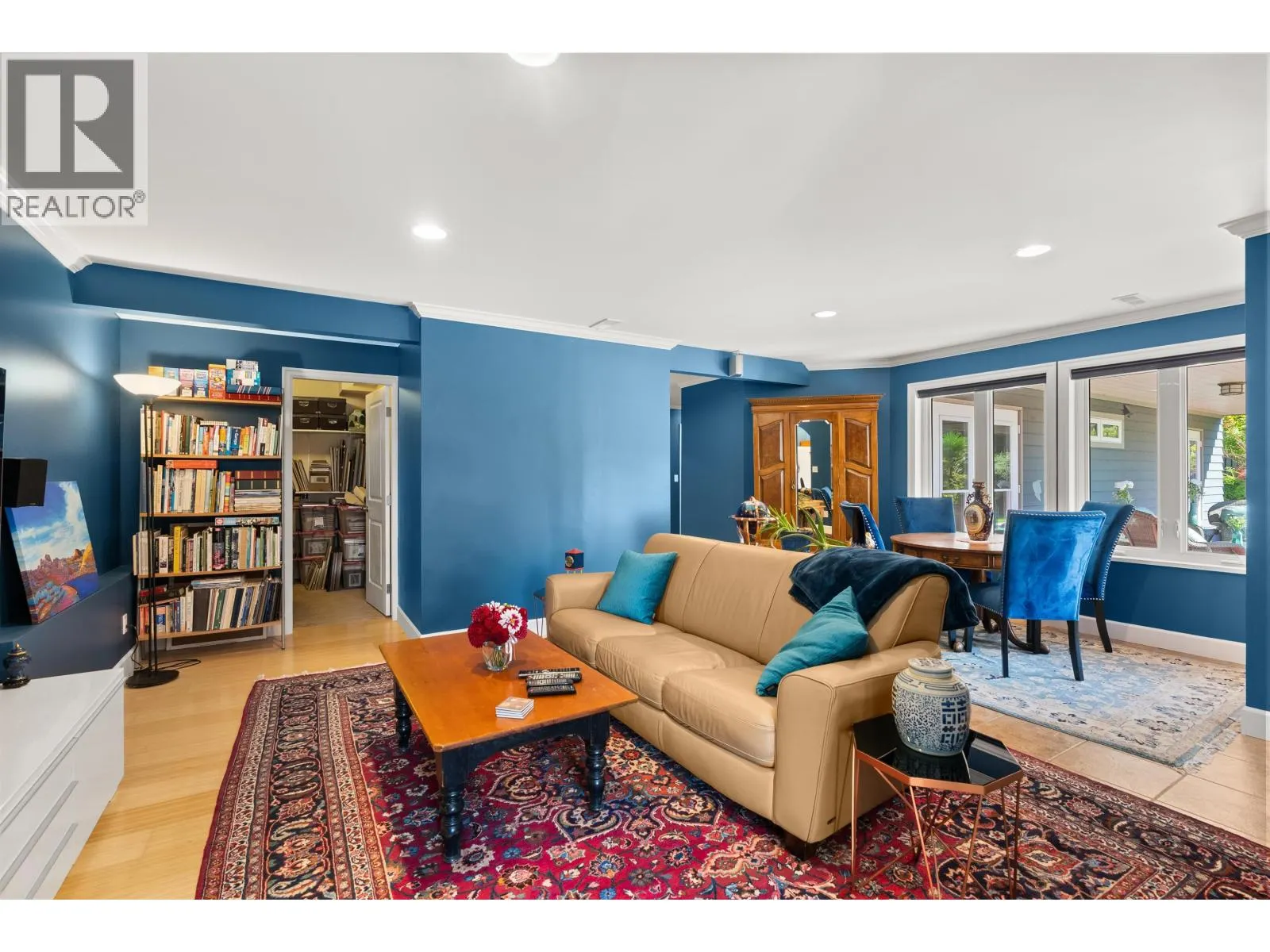 2440 SUNSHINE COAST HIGHWAY