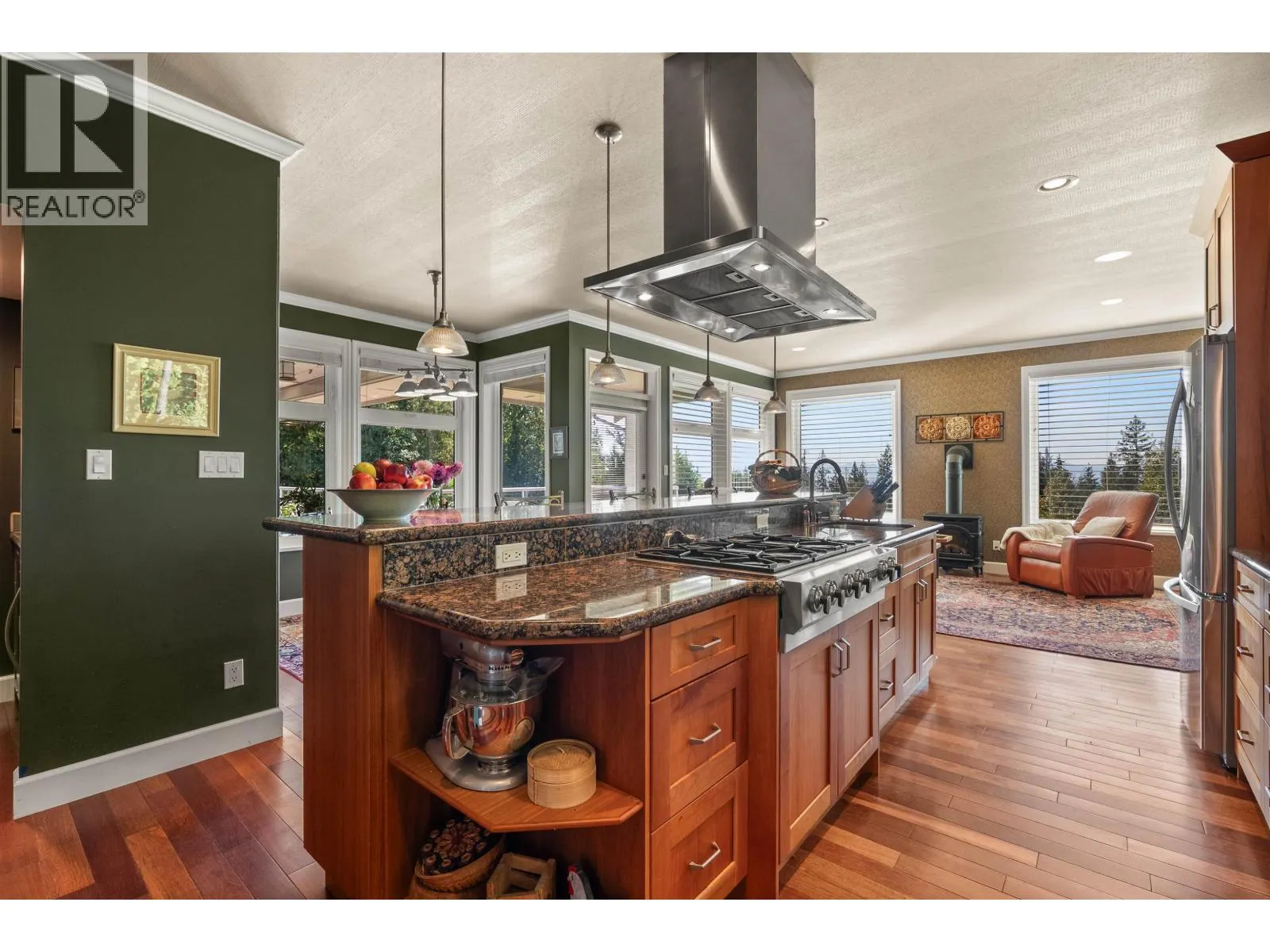 2440 SUNSHINE COAST HIGHWAY