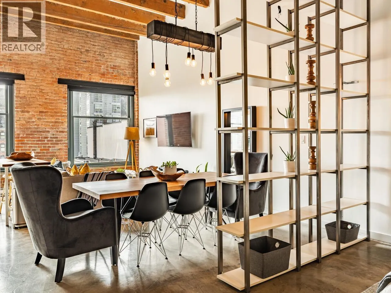 515 55 E CORDOVA STREET