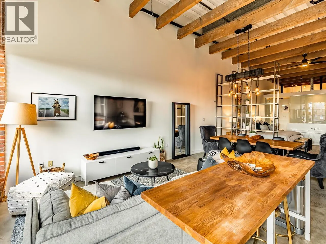 515 55 E CORDOVA STREET