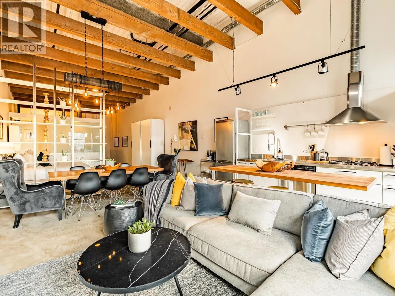 515 55 E CORDOVA STREET