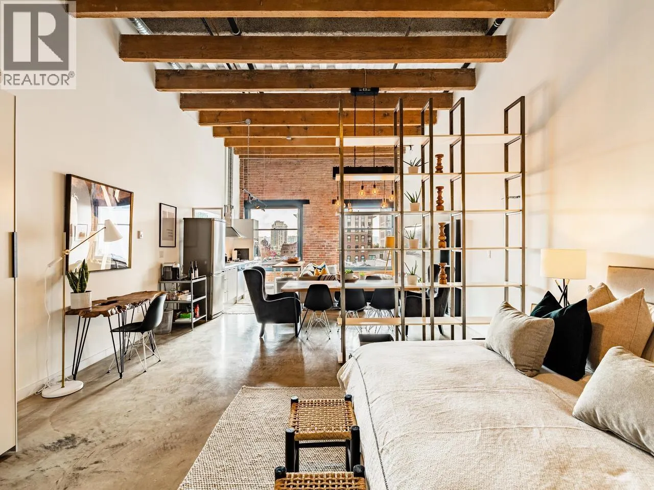 515 55 E CORDOVA STREET